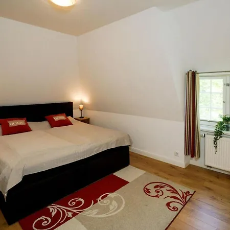 With 2 Bedrooms Casa vacanze Uelvesbull