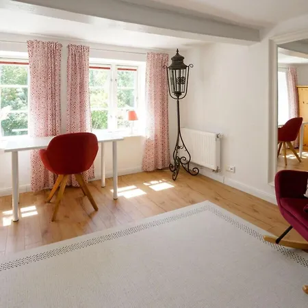 With 2 Bedrooms Casa vacanze